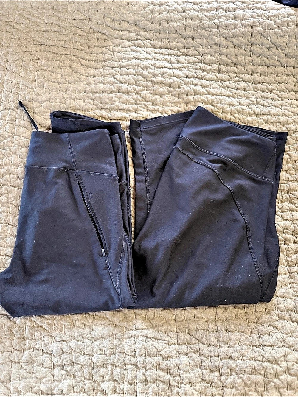 2 pairs Under Armour HeatGear Compression Women's Black leggings Sz M